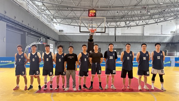 当兰州新区第五届职工羽毛球、乒乓球、篮球预选赛的战鼓擂响，球王会平台的运动健儿们怀揣着对竞技的热爱与团队的荣誉，踏上了这场运动盛宴。作为公司职工篮球运动协会组建后的又一次集体征战，从篮球赛场的默